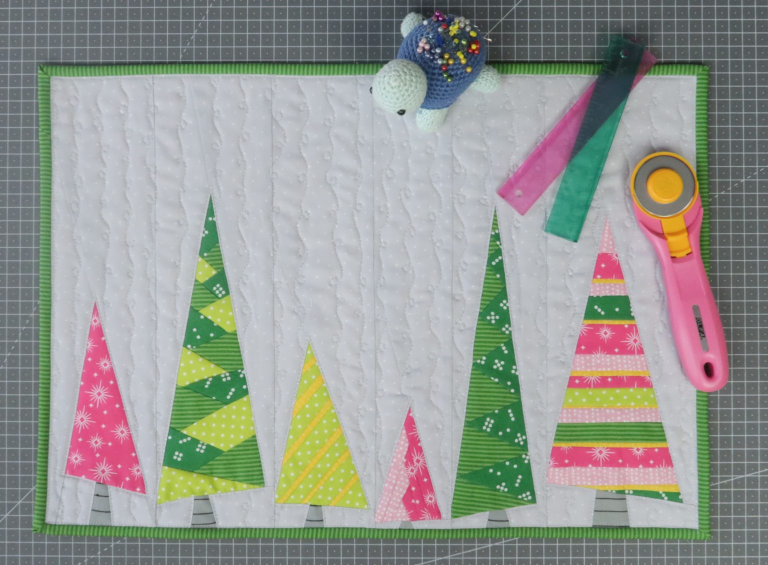 A Very Pink Christmas Quilt Kit 4 Placemats Sugaridoo